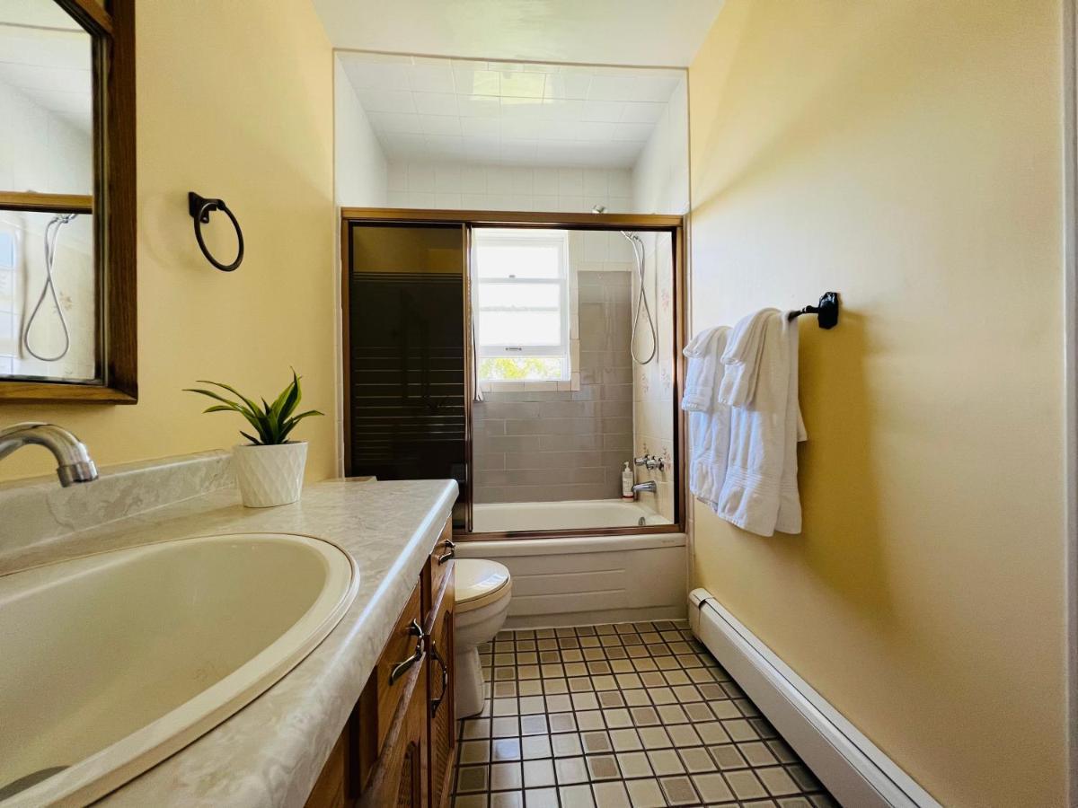 Lee'S Ocean Peek B & B Stratford Exterior photo